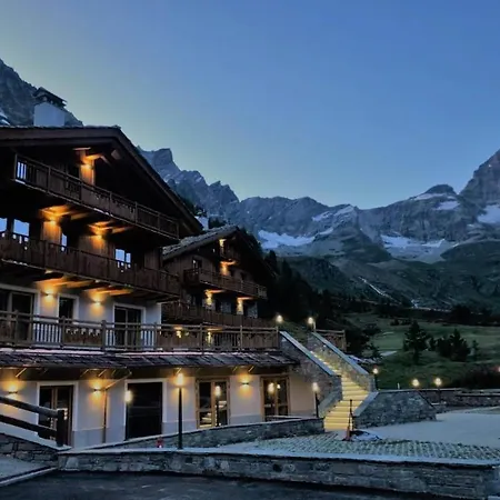 3 Chalets Aparthotel-2